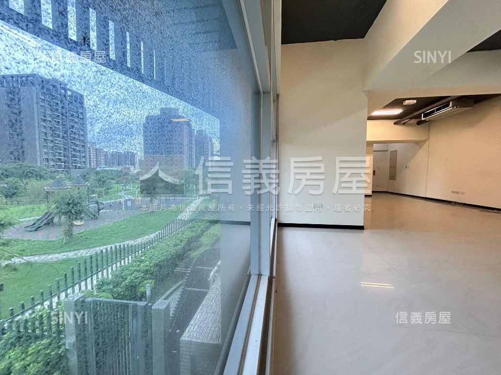 烏日高鐵特區世界之翼店面房屋室內格局與周邊環境