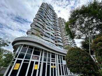 烏日高鐵特區世界之翼店面