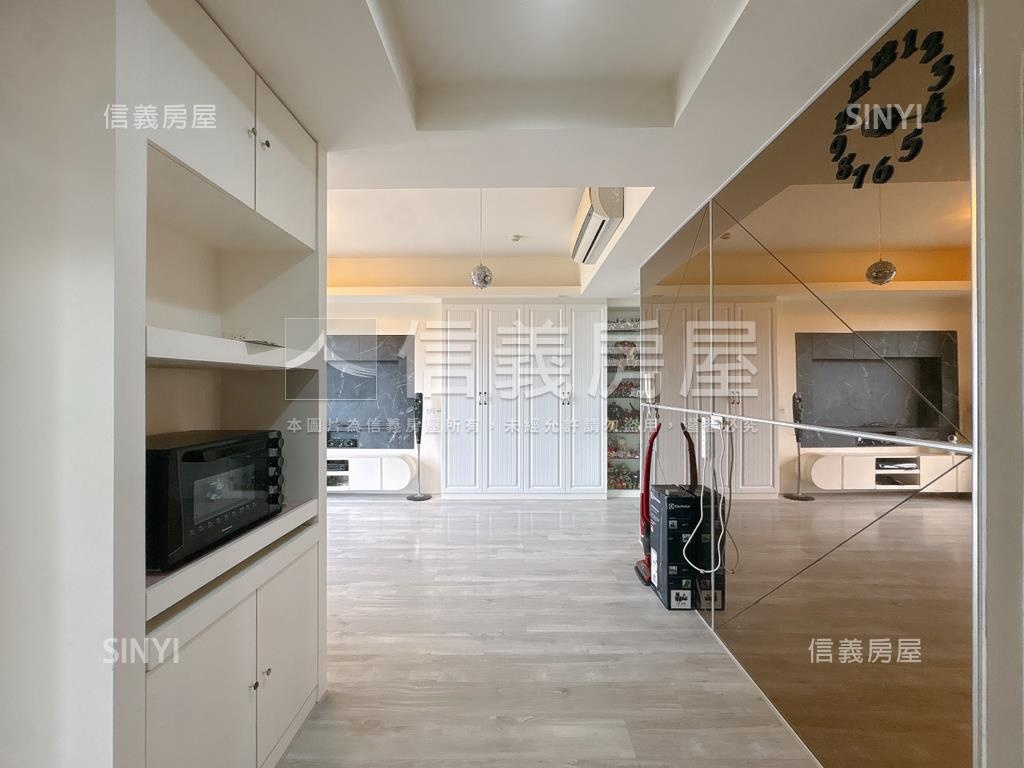 北屯河岸美景三房車位房屋室內格局與周邊環境
