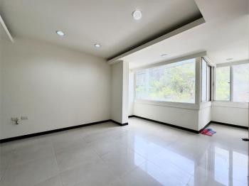 中和路黃金２樓