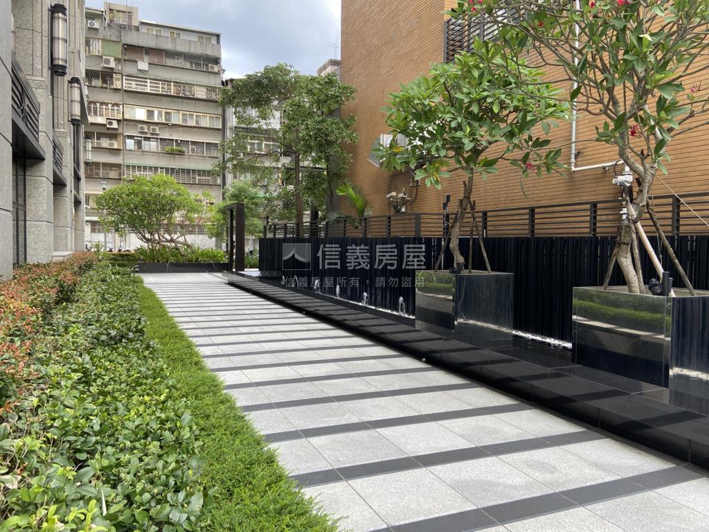 正隆官邸保留戶一整層房屋室內格局與周邊環境