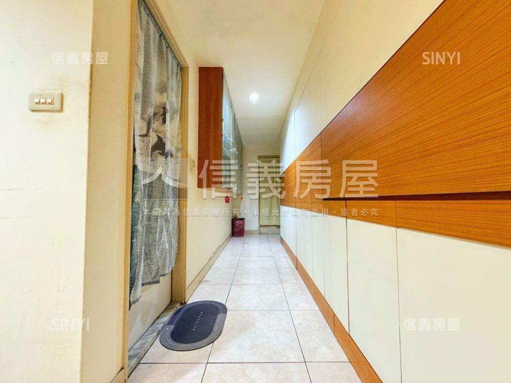 火熱新接日月光綠景美四房房屋室內格局與周邊環境