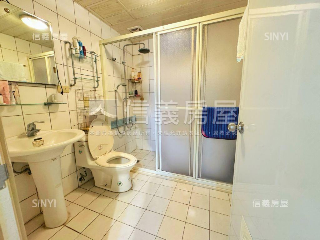 火熱新接日月光綠景美四房房屋室內格局與周邊環境