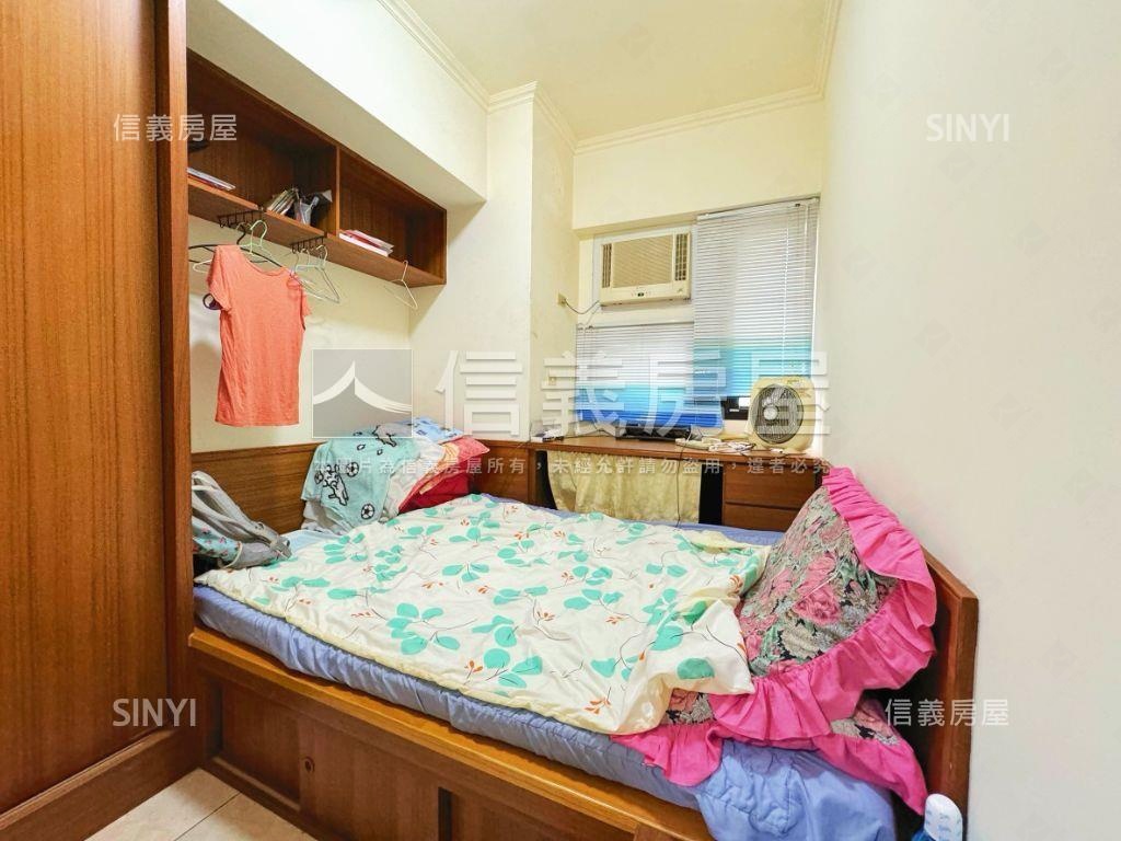 火熱新接日月光綠景美四房房屋室內格局與周邊環境