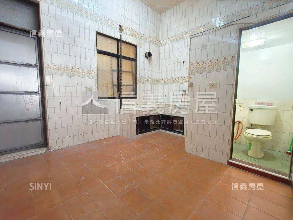 宏平路邊間採光棒騎樓透店房屋室內格局與周邊環境