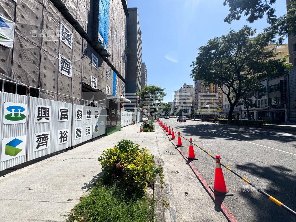 中正１號院｜Ａ８－１８Ｆ房屋室內格局與周邊環境