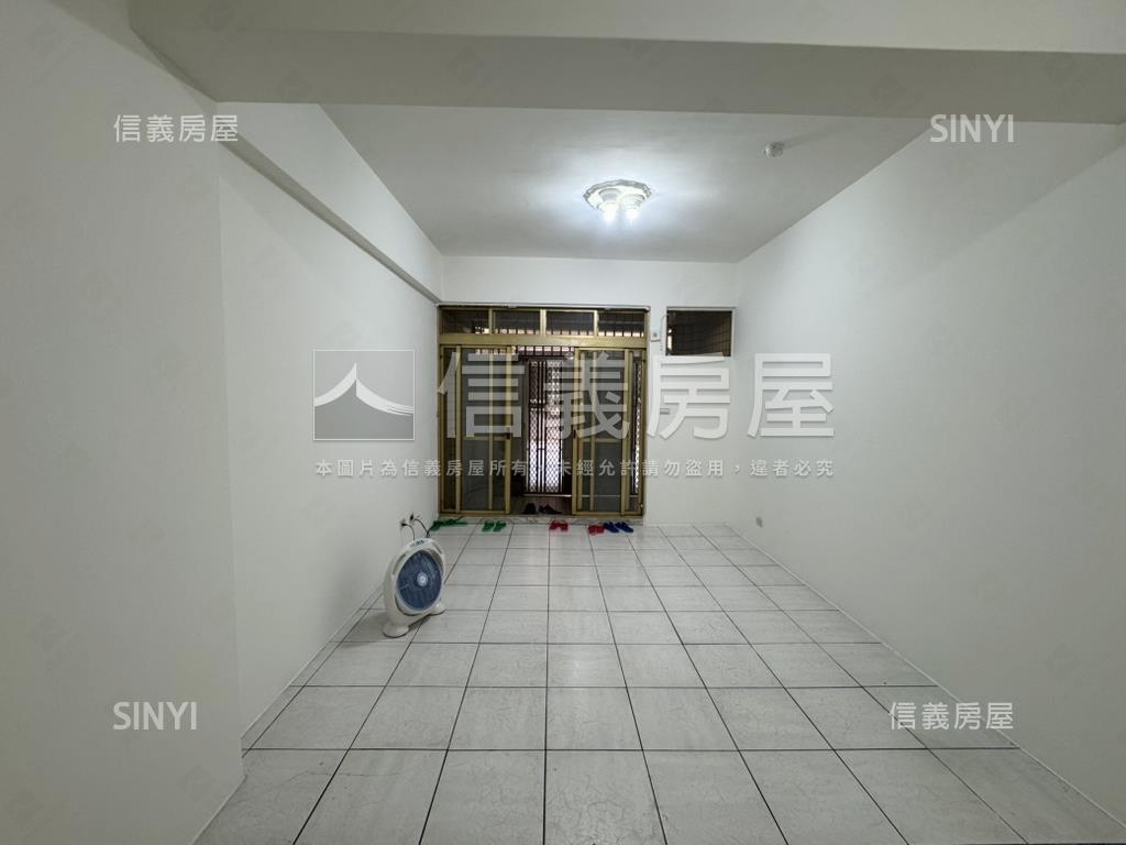 丹鳳捷運華府大參房一樓房屋室內格局與周邊環境