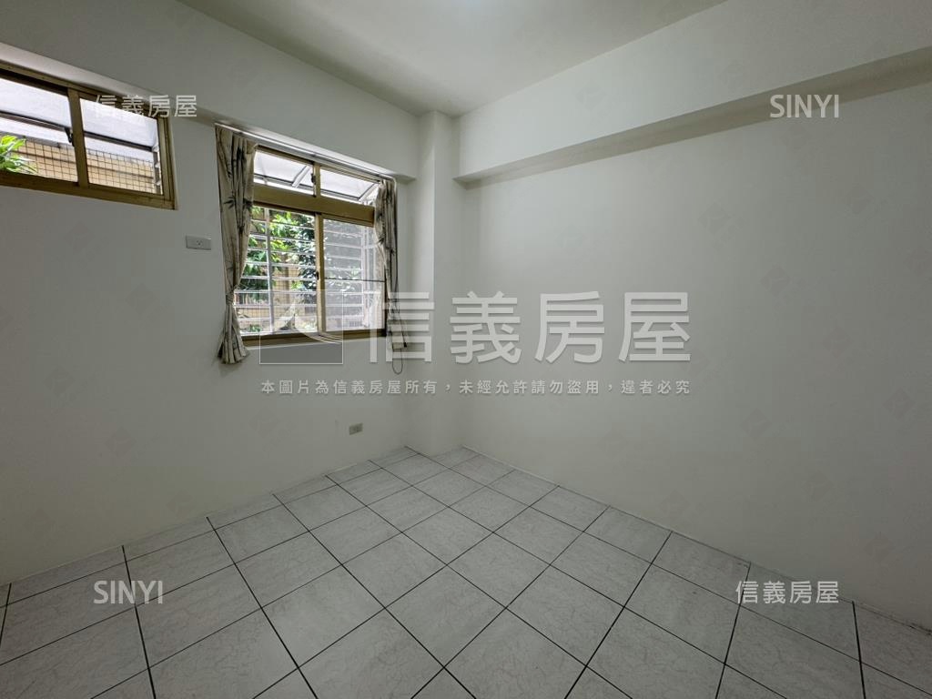 丹鳳捷運華府大參房一樓房屋室內格局與周邊環境