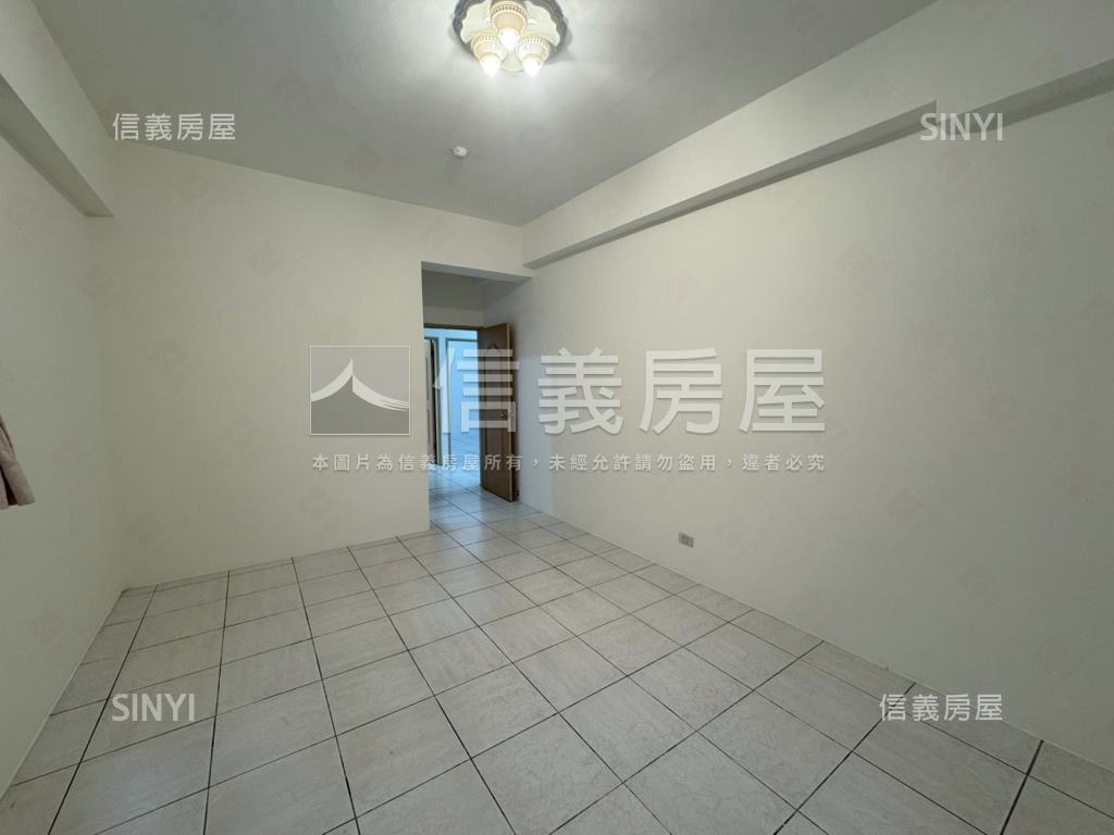 丹鳳捷運華府大參房一樓房屋室內格局與周邊環境