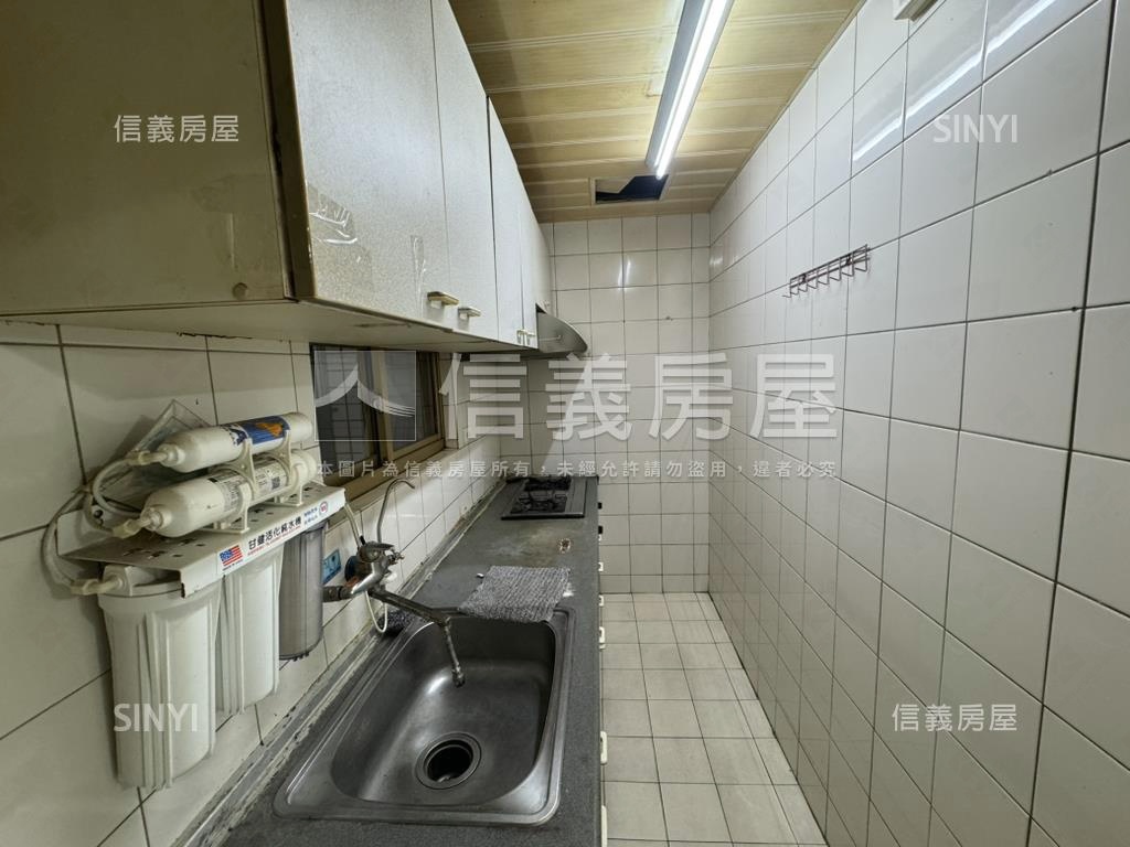 丹鳳捷運華府大參房一樓房屋室內格局與周邊環境