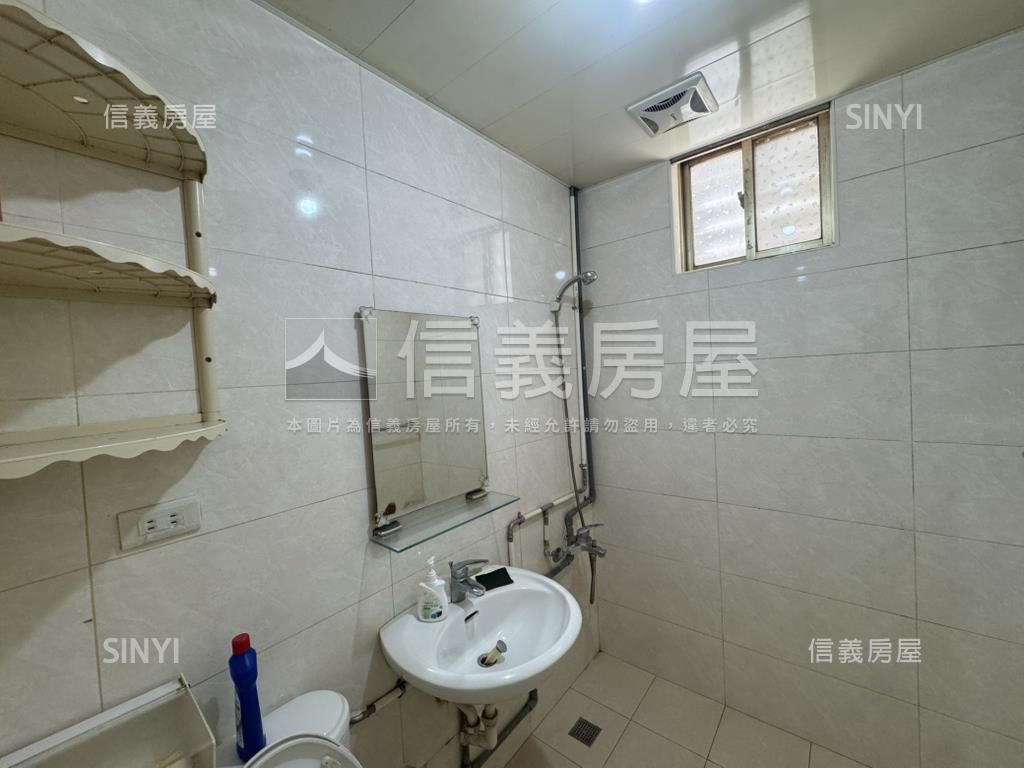 丹鳳捷運華府大參房一樓房屋室內格局與周邊環境