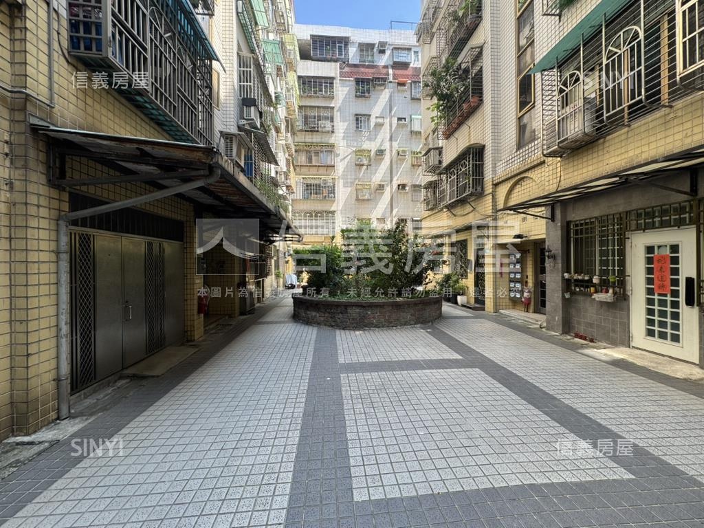丹鳳捷運華府大參房一樓房屋室內格局與周邊環境
