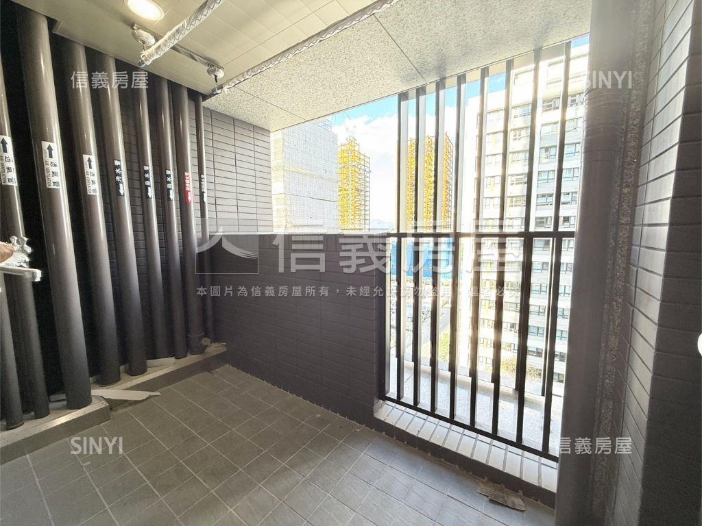 ★潤泰央北頂尖３房車位房屋室內格局與周邊環境