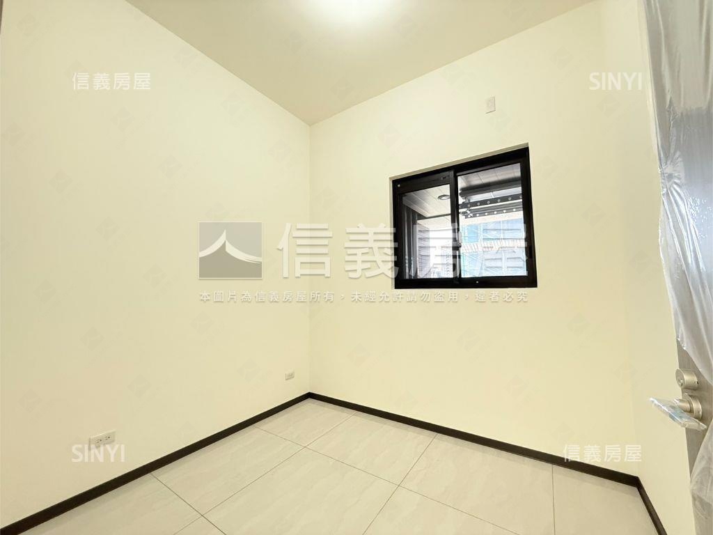 ★潤泰央北頂尖３房車位房屋室內格局與周邊環境