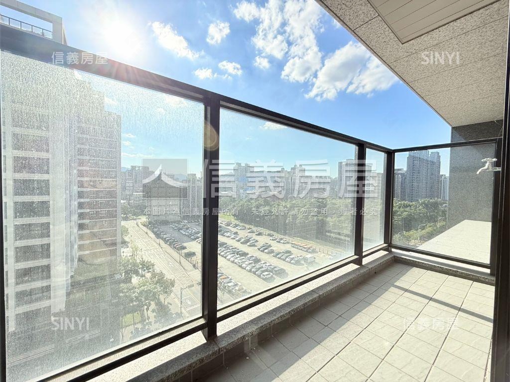 ★潤泰央北頂尖３房車位房屋室內格局與周邊環境