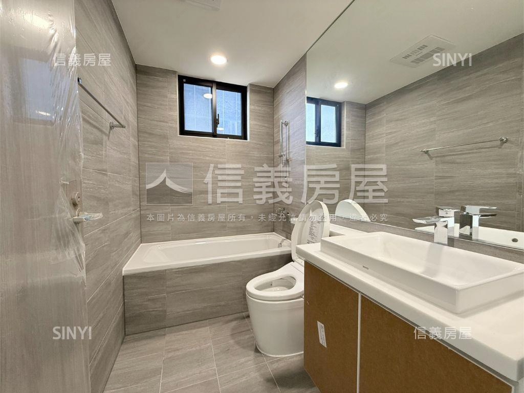 ★潤泰央北頂尖３房車位房屋室內格局與周邊環境