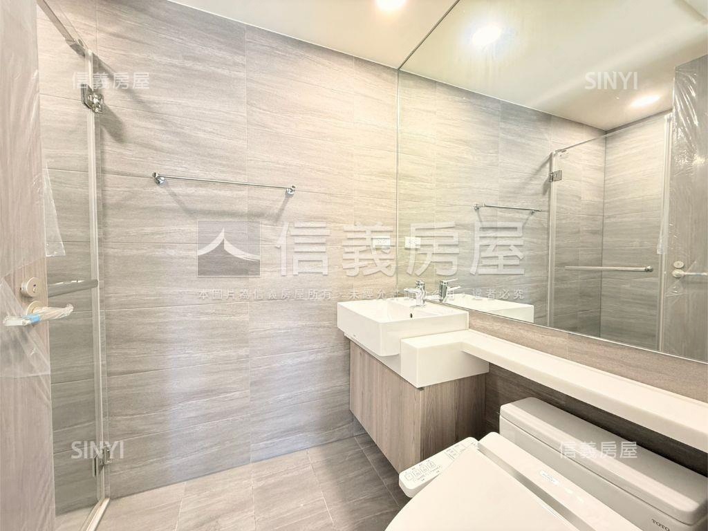 ★潤泰央北頂尖３房車位房屋室內格局與周邊環境