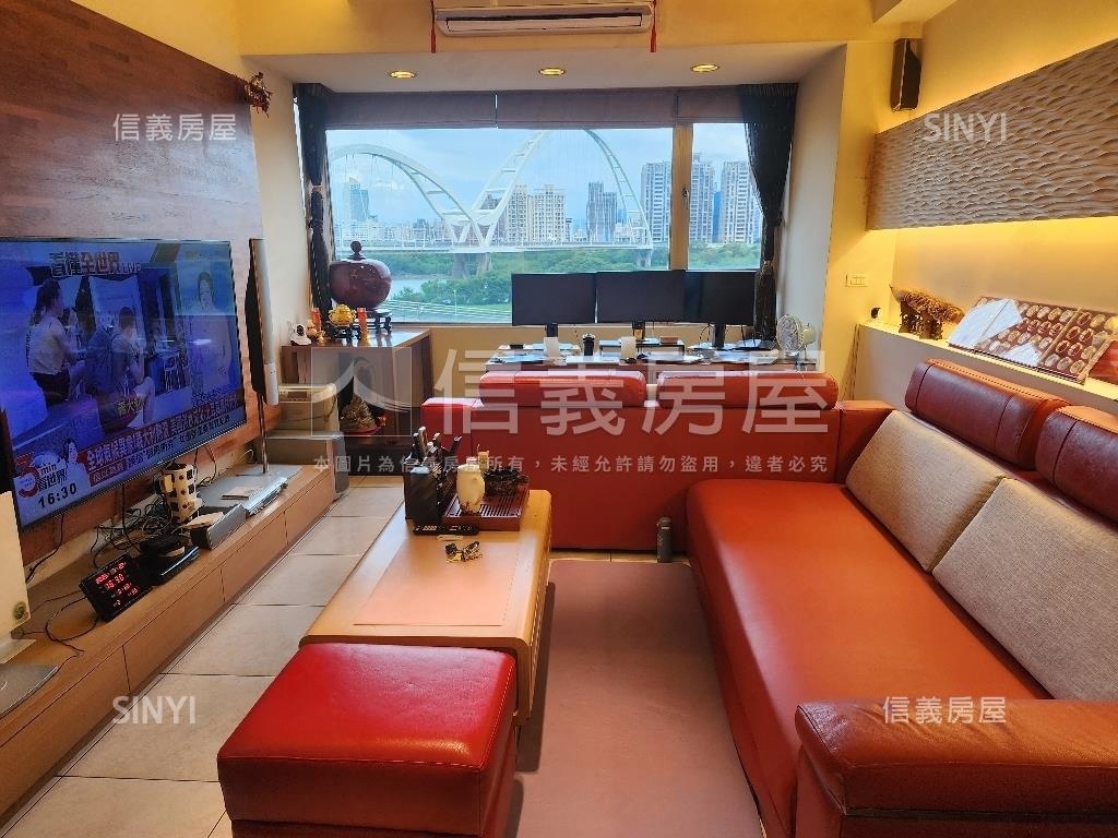捷運河畔裝潢３房車位房屋室內格局與周邊環境