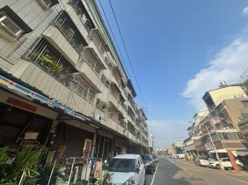 德民正路臨路透天