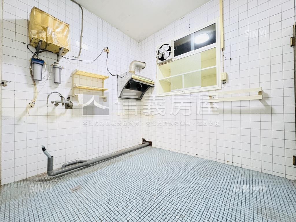 邊間大空間二樓美寓房屋室內格局與周邊環境