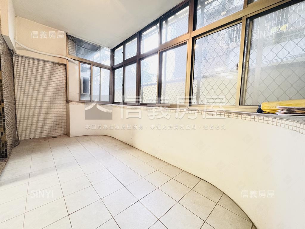 邊間大空間二樓美寓房屋室內格局與周邊環境