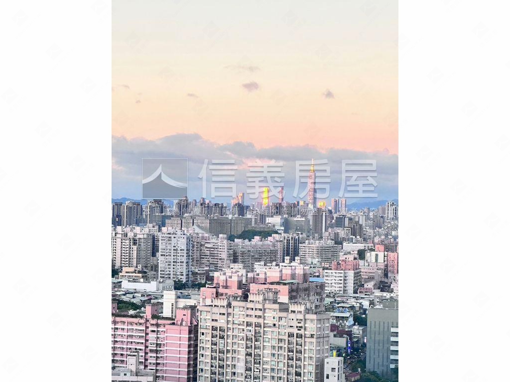 高樓山景兩房車位房屋室內格局與周邊環境