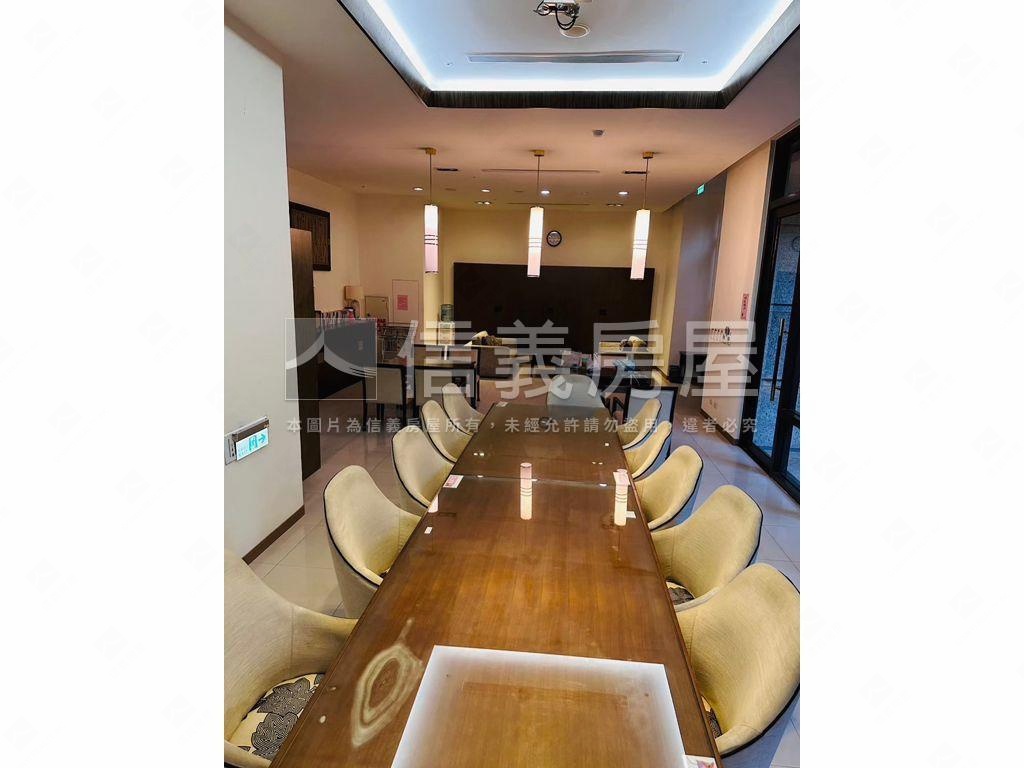 高樓山景兩房車位房屋室內格局與周邊環境