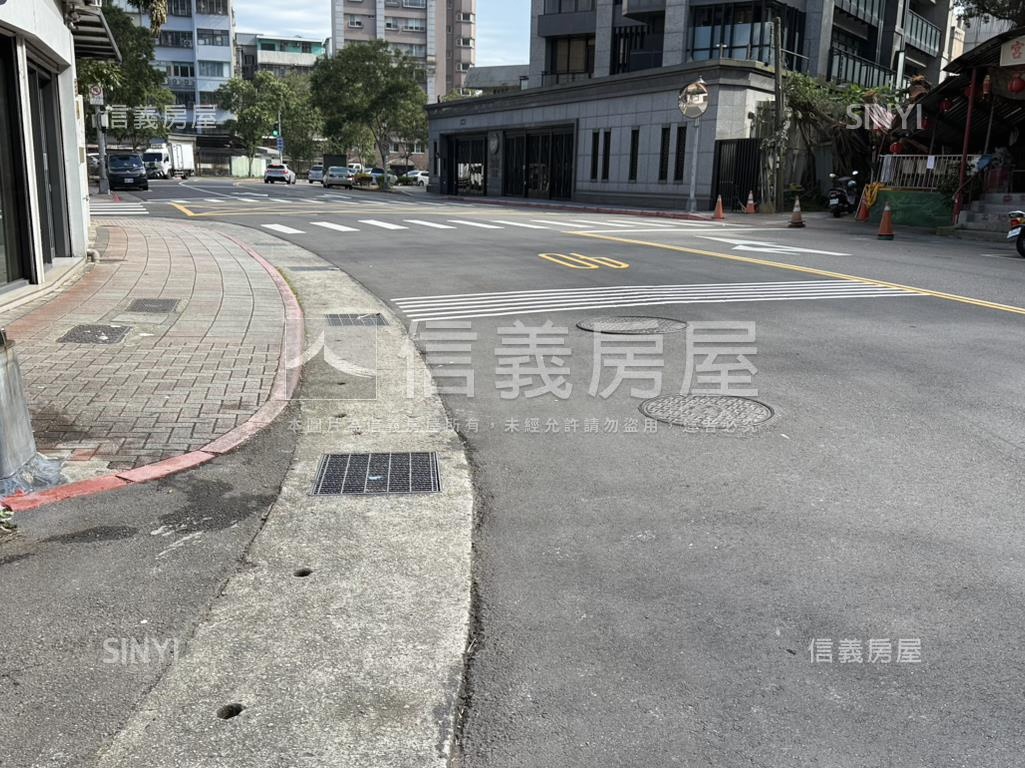 臥龍邊間大面寬住辦房屋室內格局與周邊環境