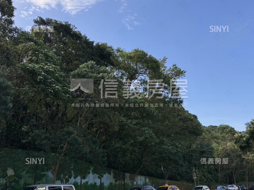 臥龍邊間大面寬住辦房屋室內格局與周邊環境