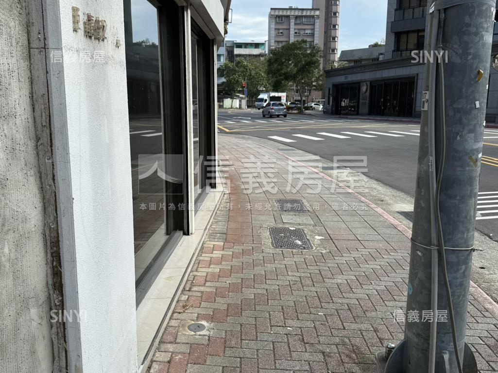 臥龍邊間大面寬住辦房屋室內格局與周邊環境