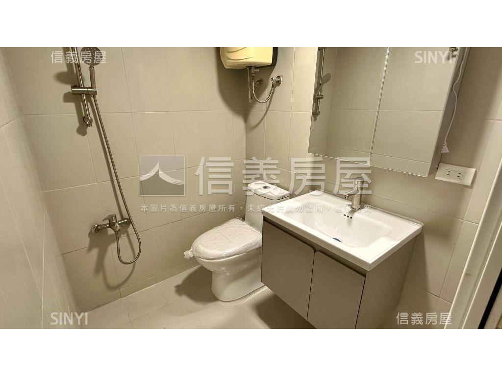 板南線羅馬大廈大面寬店辦房屋室內格局與周邊環境