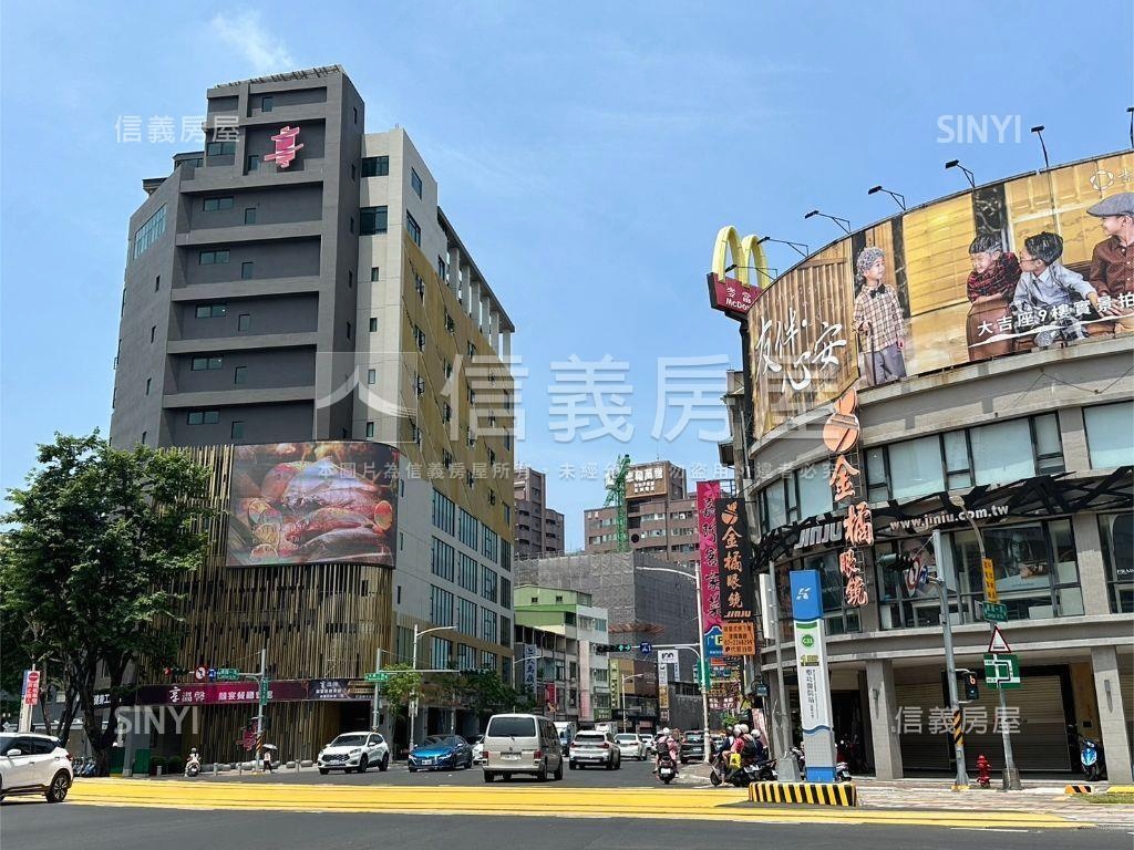 近科工館挑高樓店房屋室內格局與周邊環境