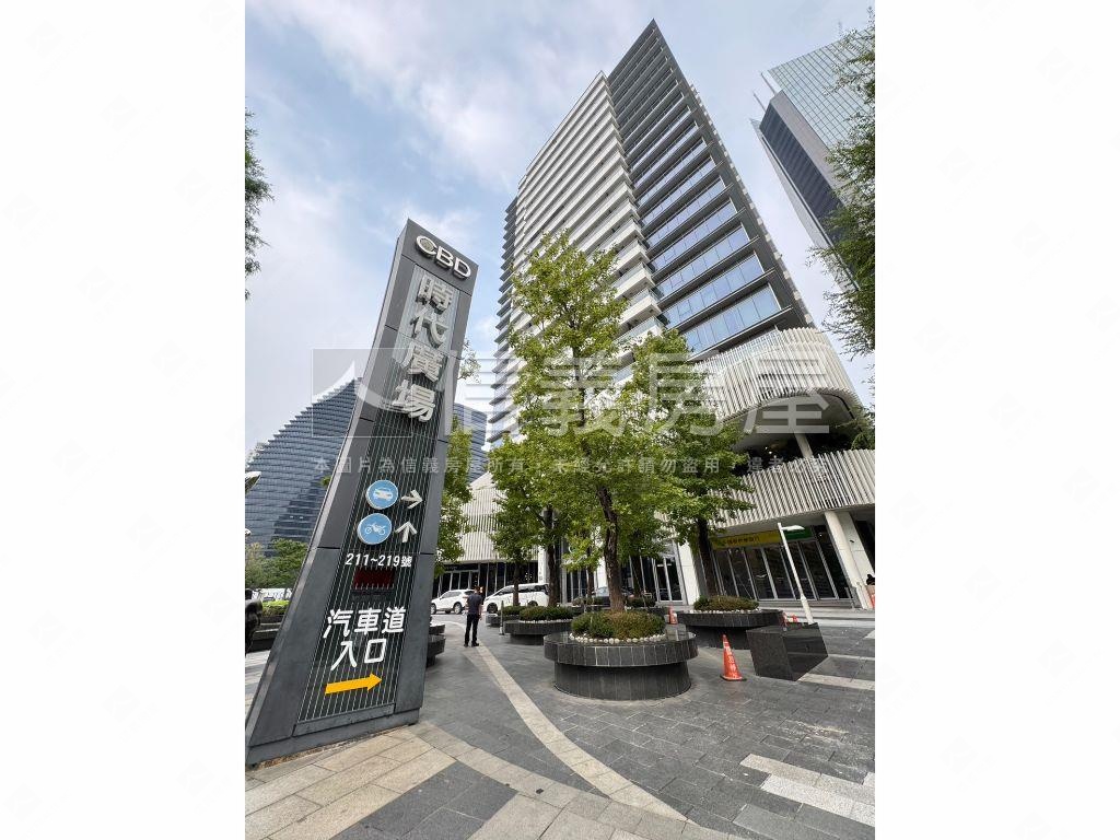 ＣＢＤ時代廣場商辦Ｂ６房屋室內格局與周邊環境