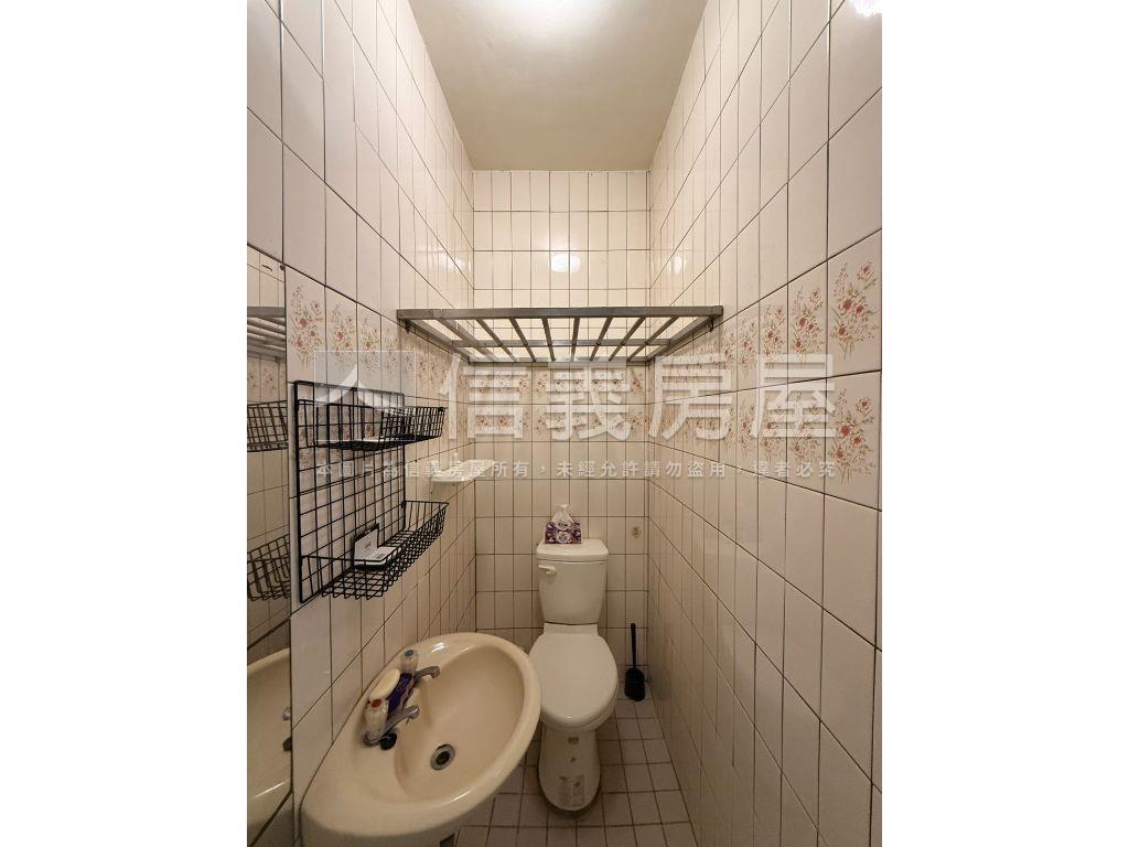 培英街公寓２樓房屋室內格局與周邊環境