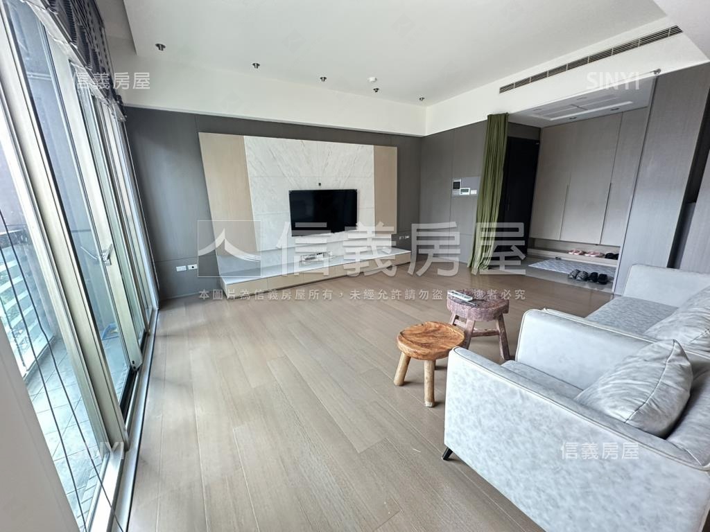 就看這間璀璨蘭雅房屋室內格局與周邊環境