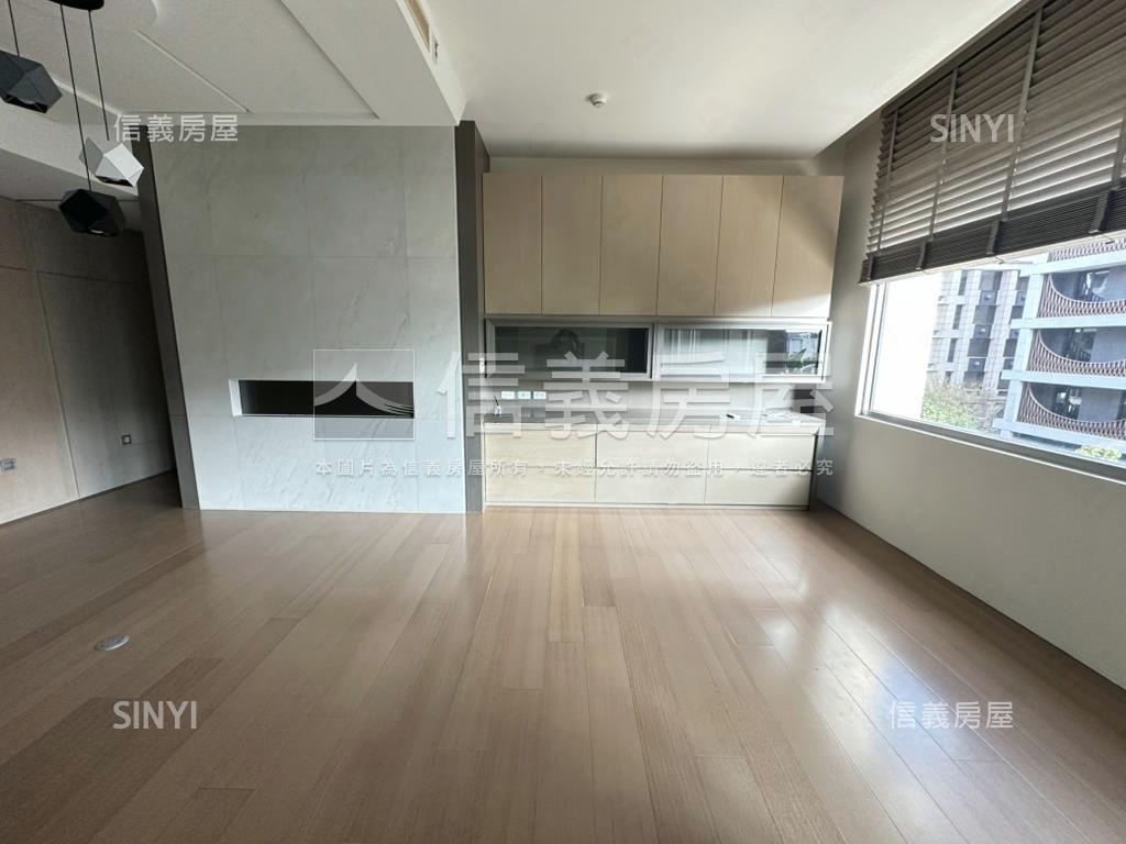 就看這間璀璨蘭雅房屋室內格局與周邊環境