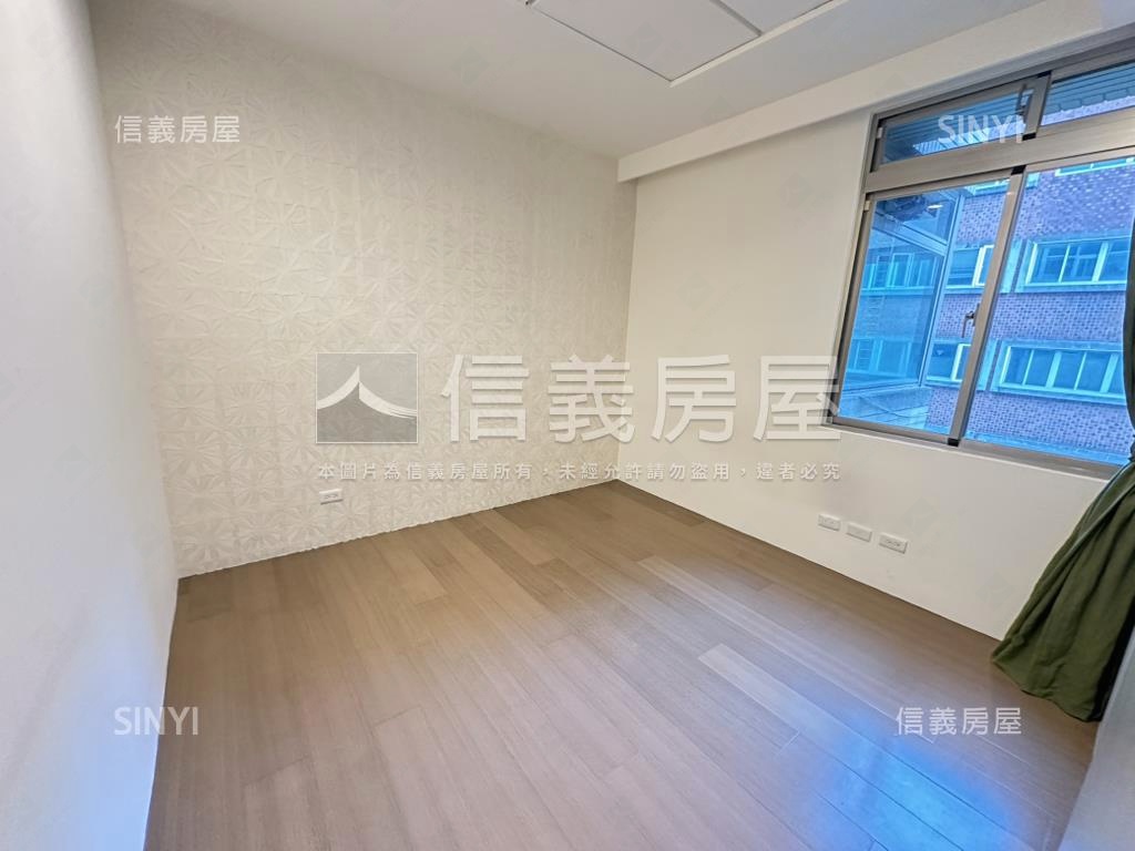 就看這間璀璨蘭雅房屋室內格局與周邊環境