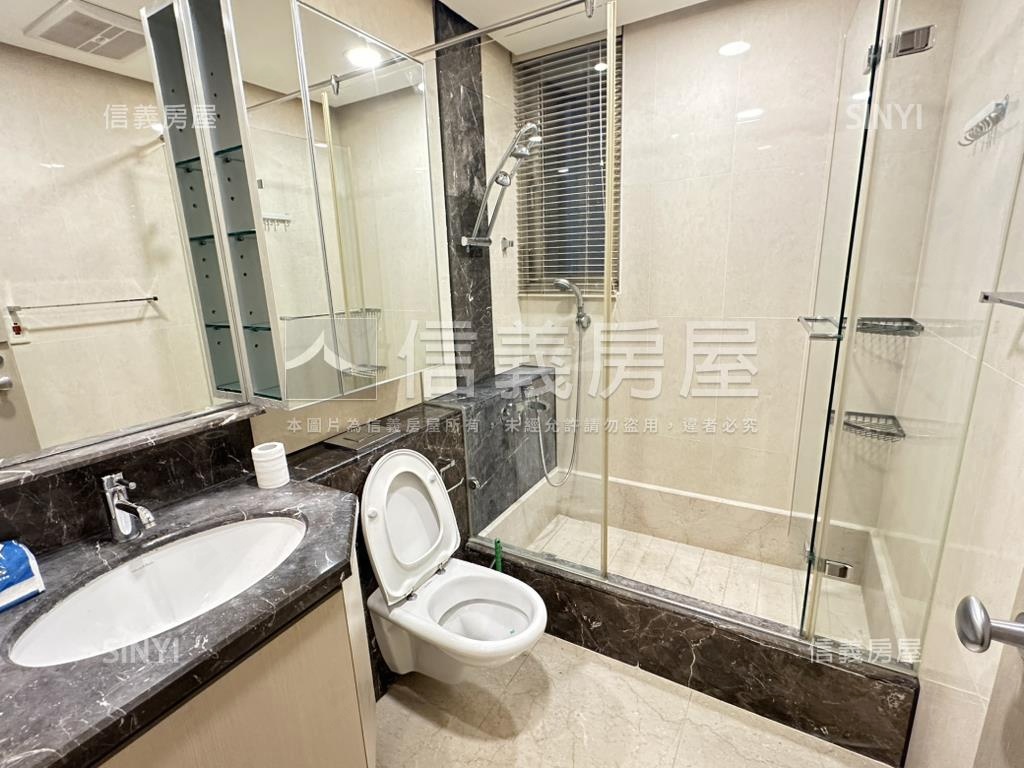 就看這間璀璨蘭雅房屋室內格局與周邊環境