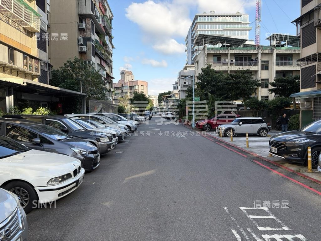 捷運靜巷一樓房屋室內格局與周邊環境