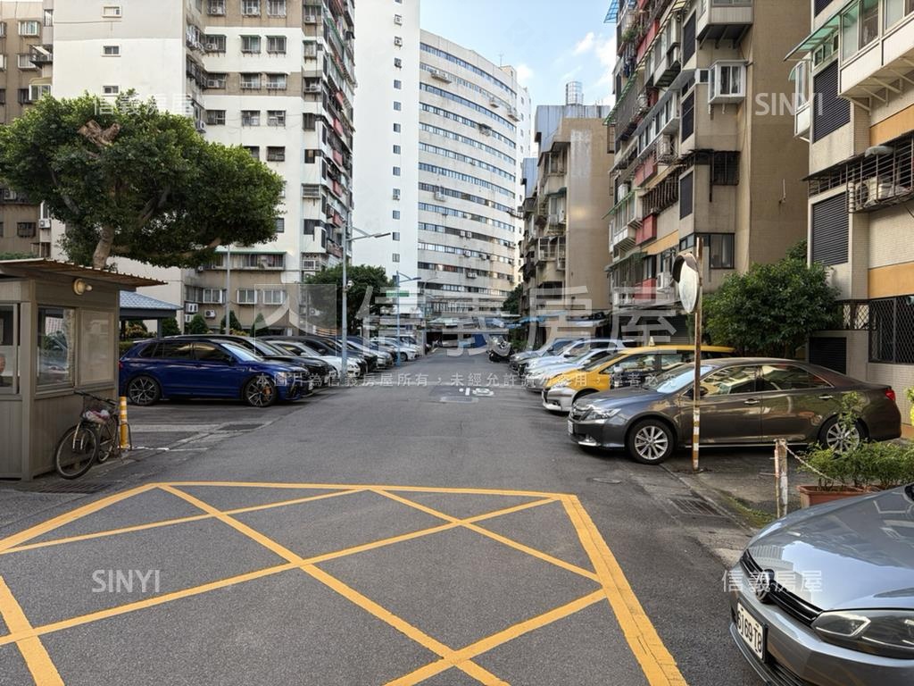 捷運靜巷一樓房屋室內格局與周邊環境