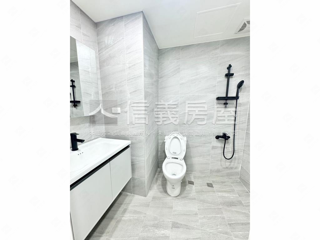 凱悅一房一廳美套房１３樓房屋室內格局與周邊環境