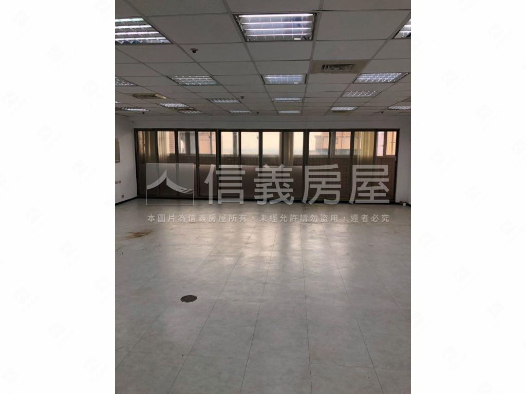 東區擎天大樓優質辦公室Ｂ房屋室內格局與周邊環境
