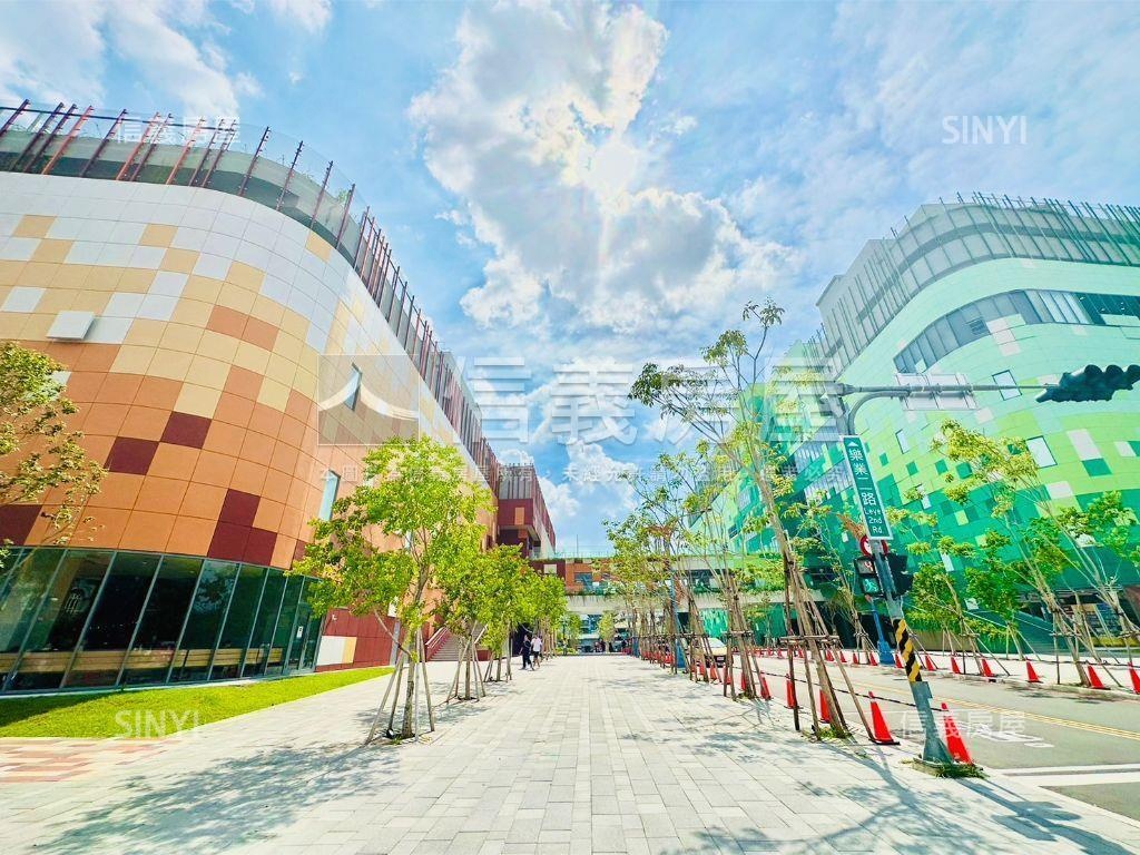 東區大面寬朝南方正稀有地房屋室內格局與周邊環境