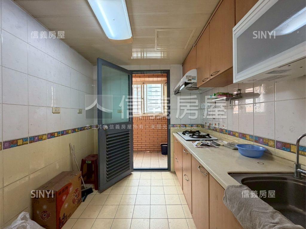 歐洲村景觀四房車位房屋室內格局與周邊環境