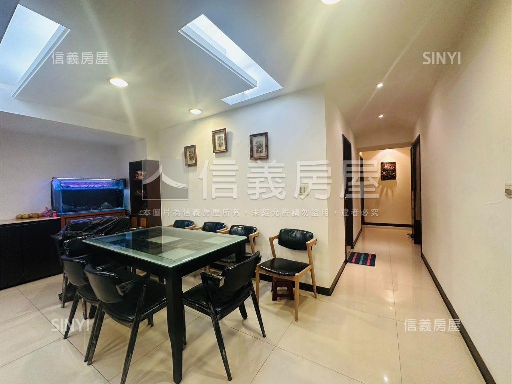 近捷運站庭院美宅坡平車位房屋室內格局與周邊環境