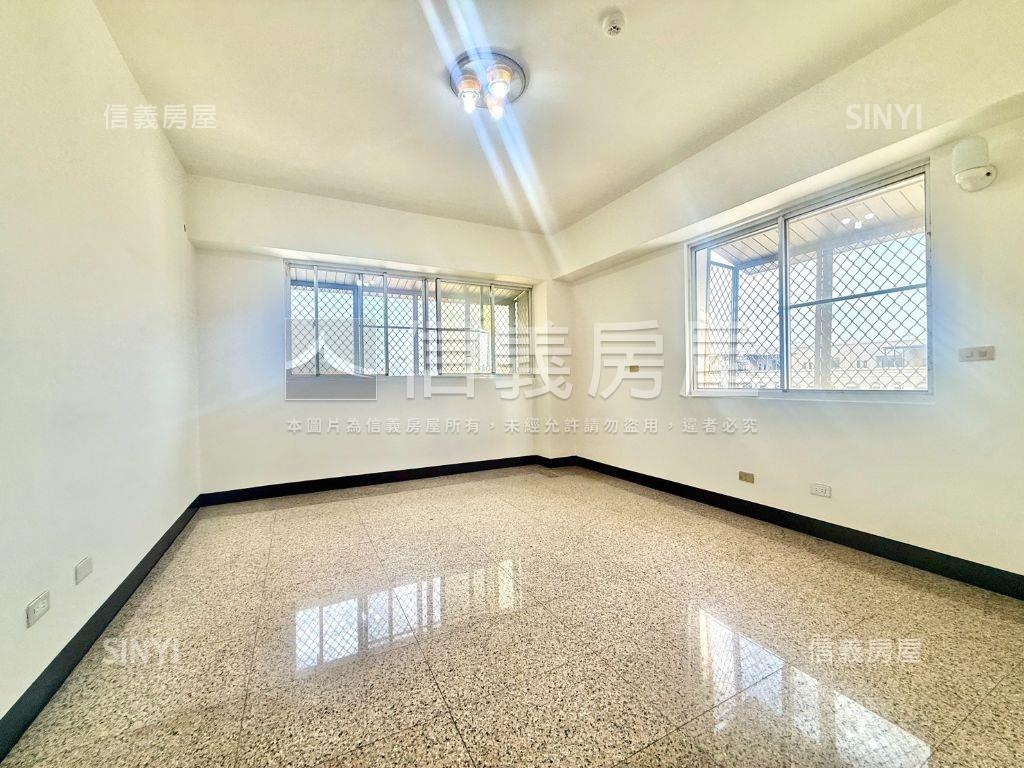 仁雄商圈大４房平車房屋室內格局與周邊環境