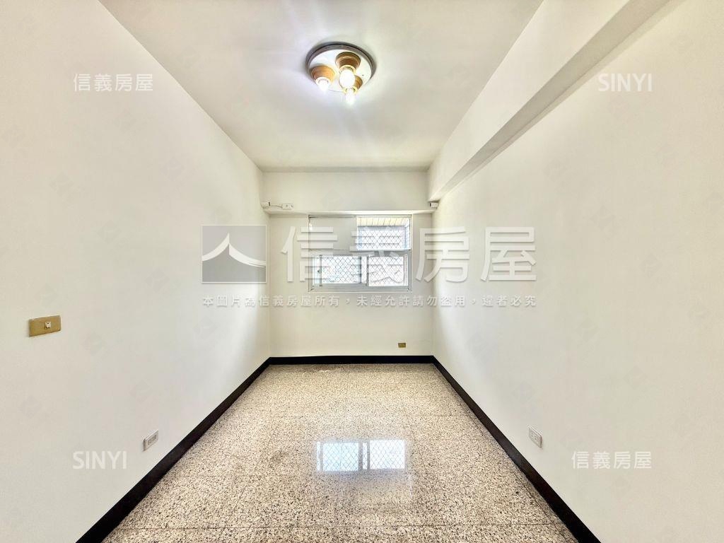 仁雄商圈大４房平車房屋室內格局與周邊環境