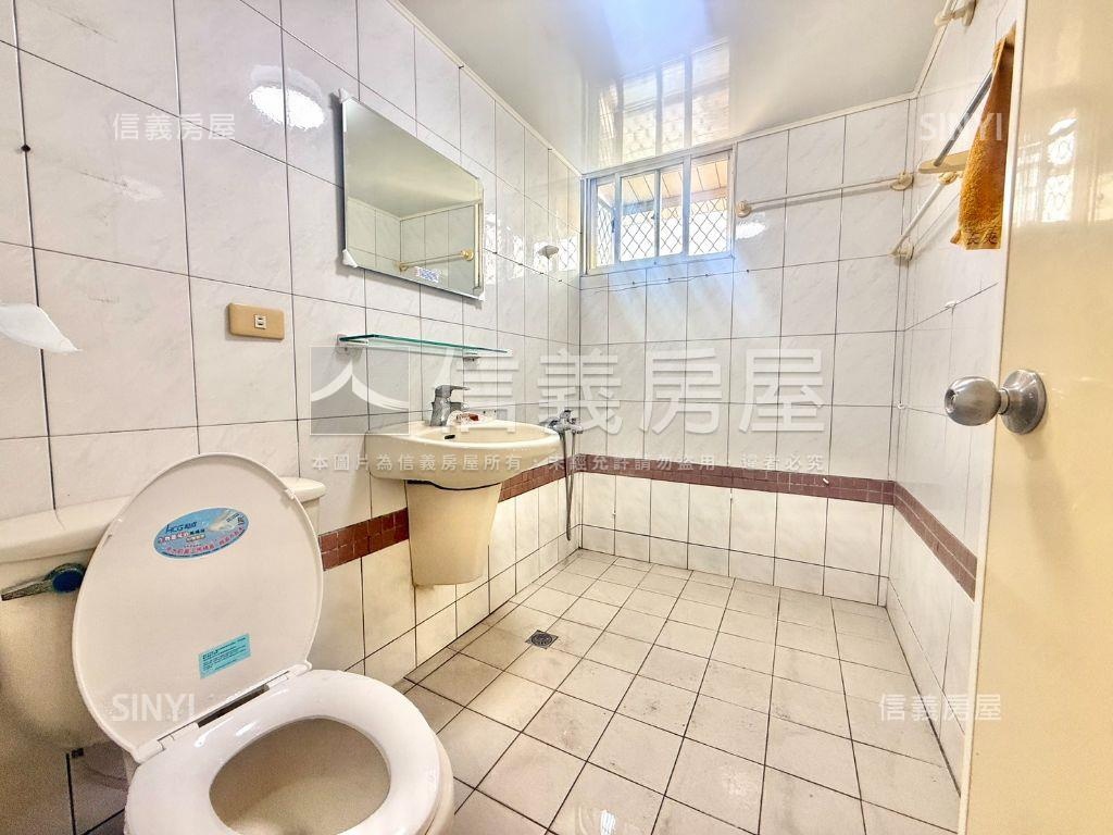 仁雄商圈大４房平車房屋室內格局與周邊環境