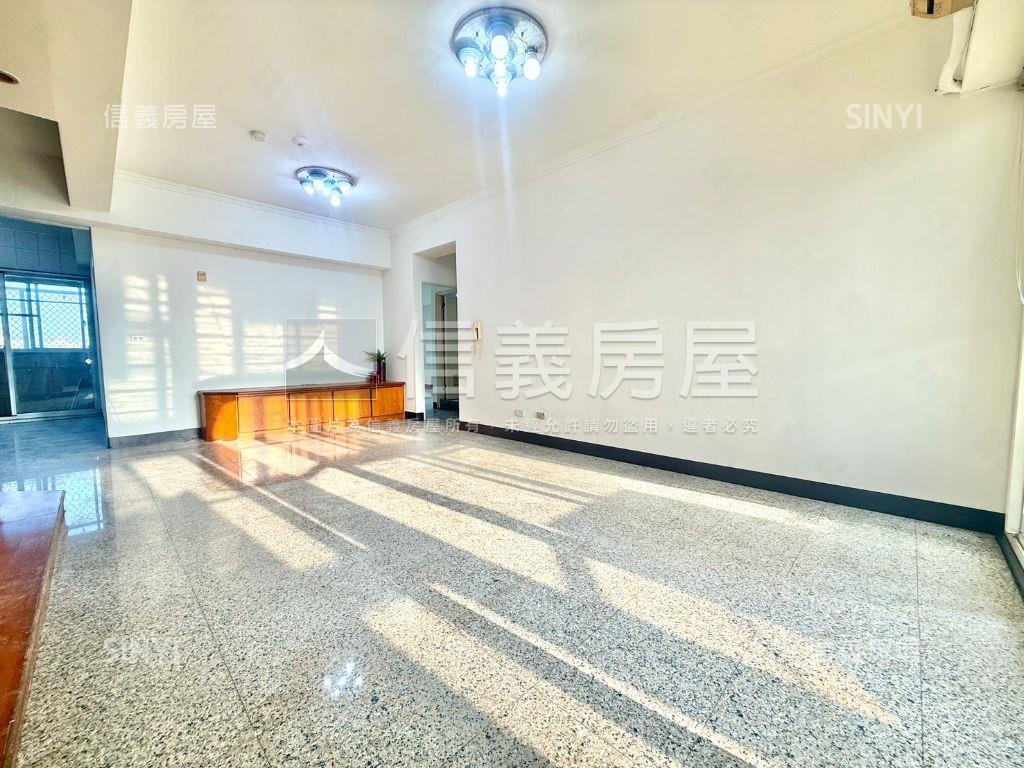 仁雄商圈大４房平車房屋室內格局與周邊環境