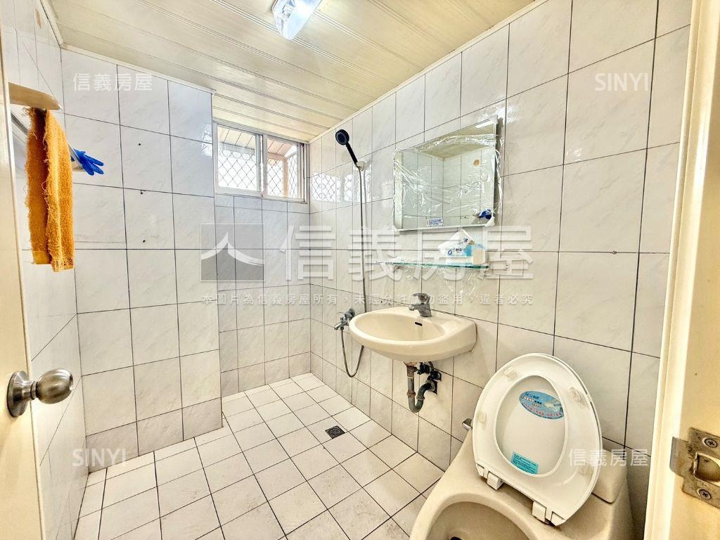 仁雄商圈大４房平車房屋室內格局與周邊環境